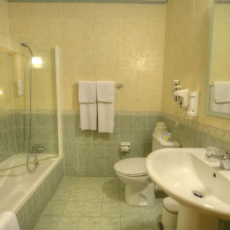 Hotel Downtown 3*